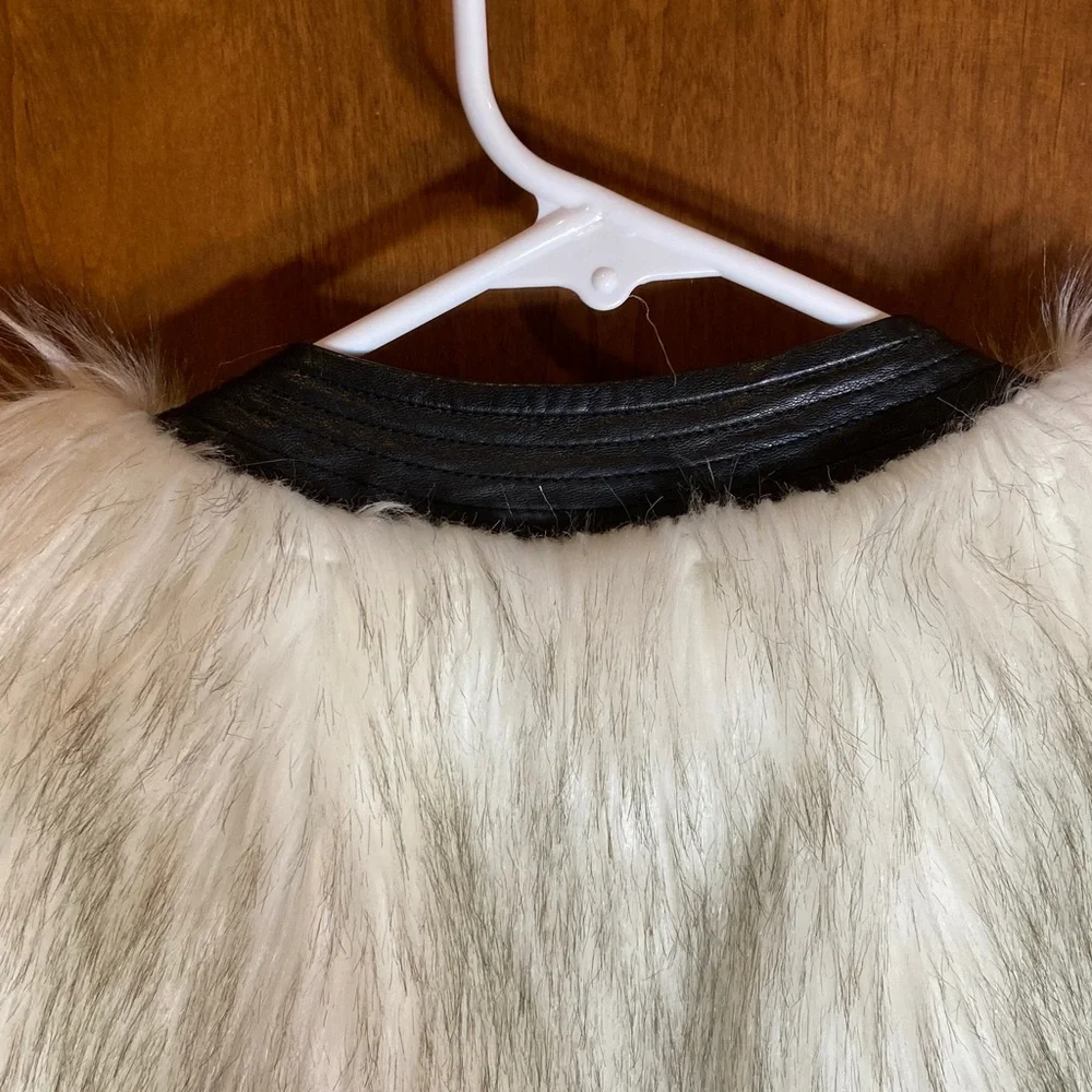 Massimo Faux Fur Vest in Off-White with Gray Highlights - Picture 7 of 11